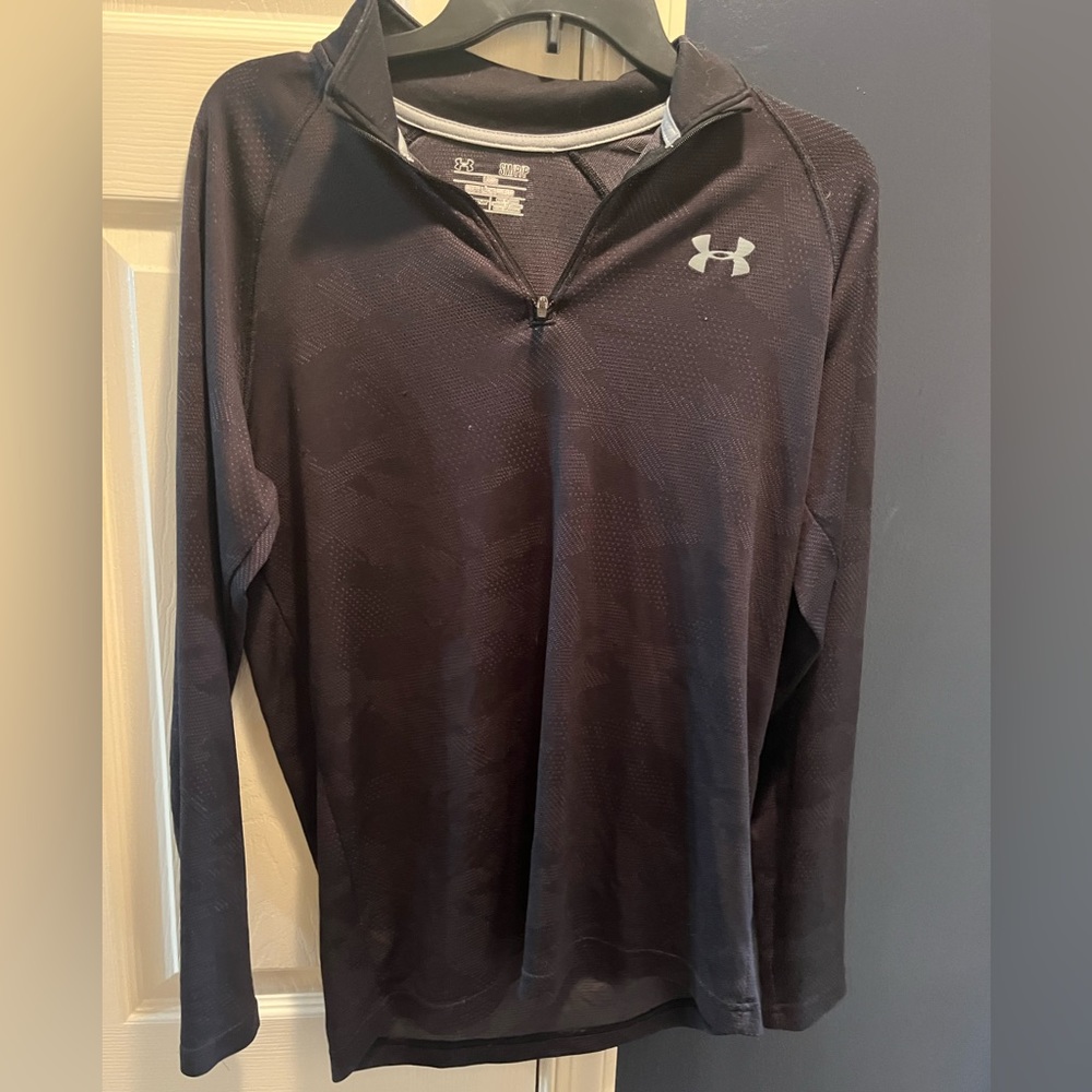 Men’s underarmour quarter zip. Lightweight